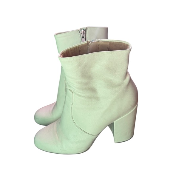 Steve Madden Gazer White Leather Zippered Booties Size 8 - Picture 8 of 9